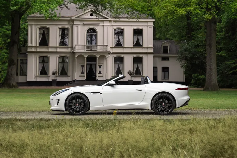 Jaguar F-Type (2014)