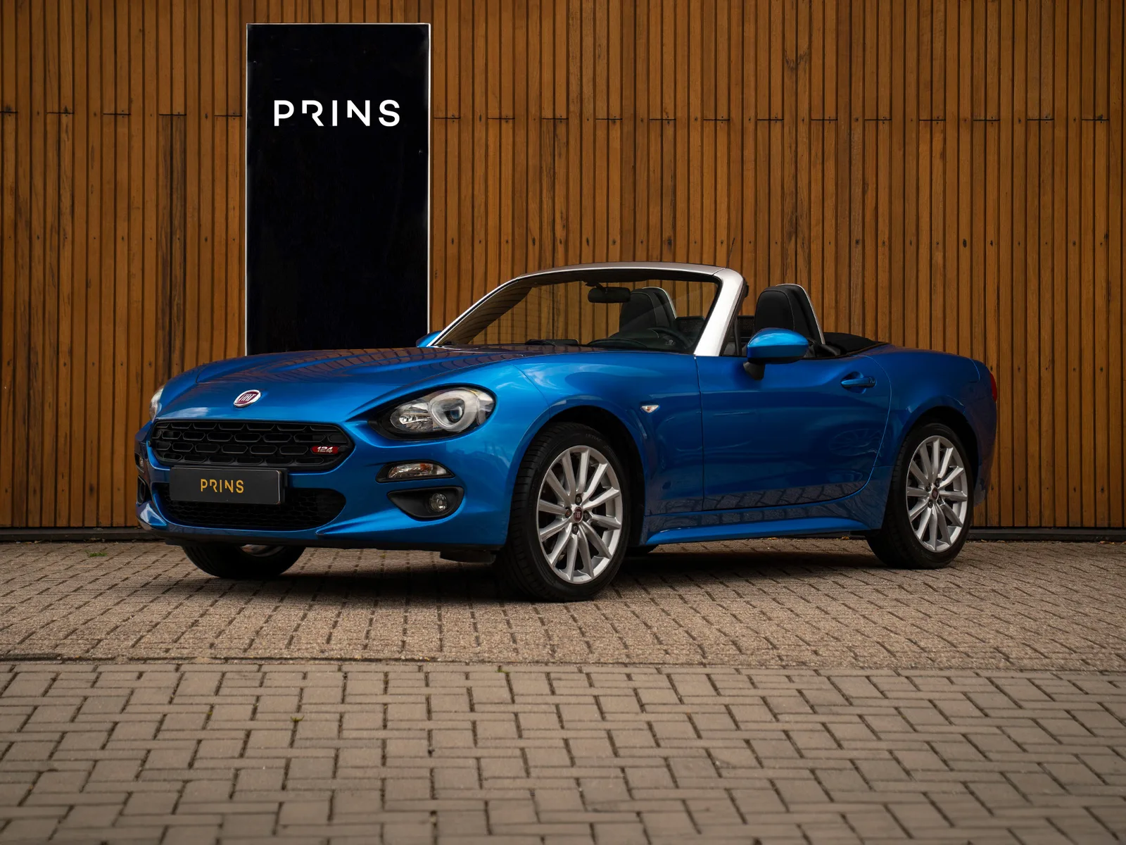 Fiat 124 Spider (2016) — foto 1