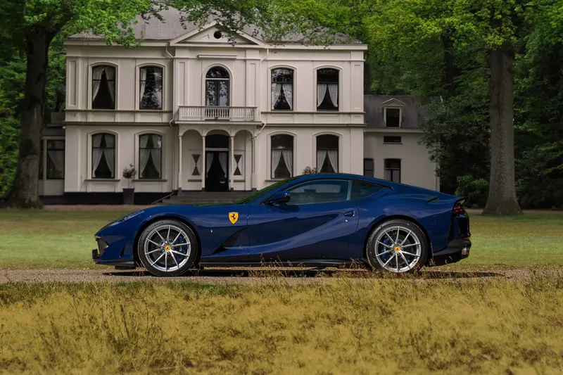 Ferrari 812 (2019)