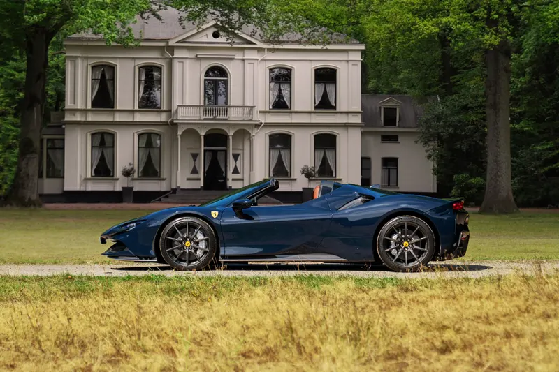 Ferrari SF90 Spider (2021)