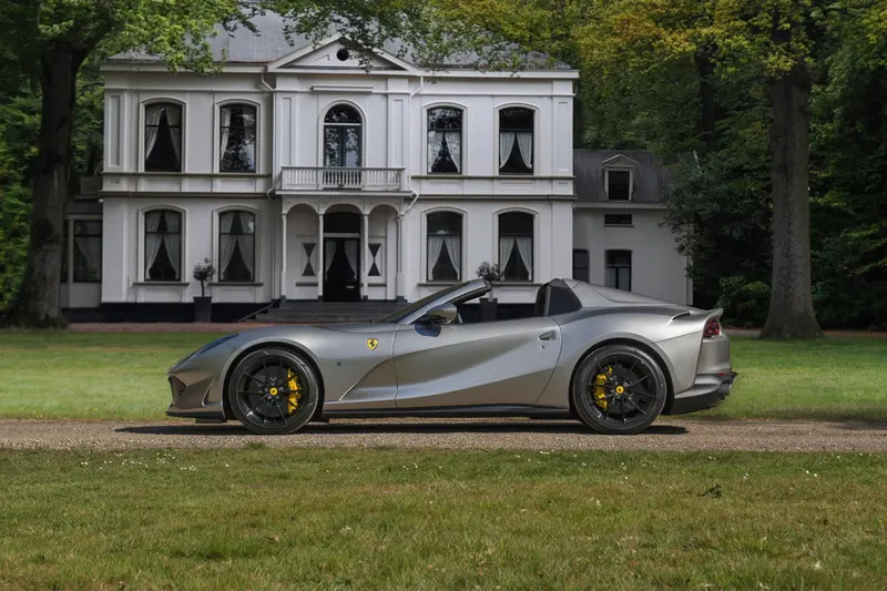 Ferrari 812 GTS (2021)