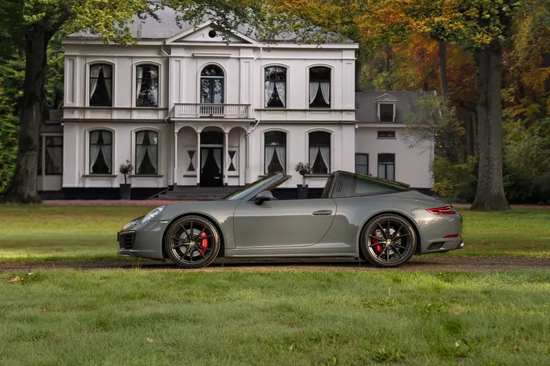 Porsche 911 (2016)