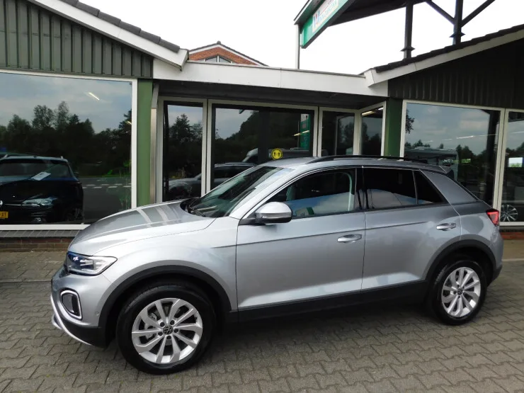 Volkswagen T-Roc (2025) — foto 1