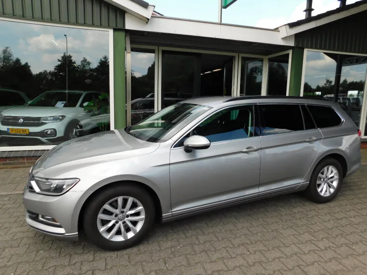Volkswagen Passat (2016) — foto 1