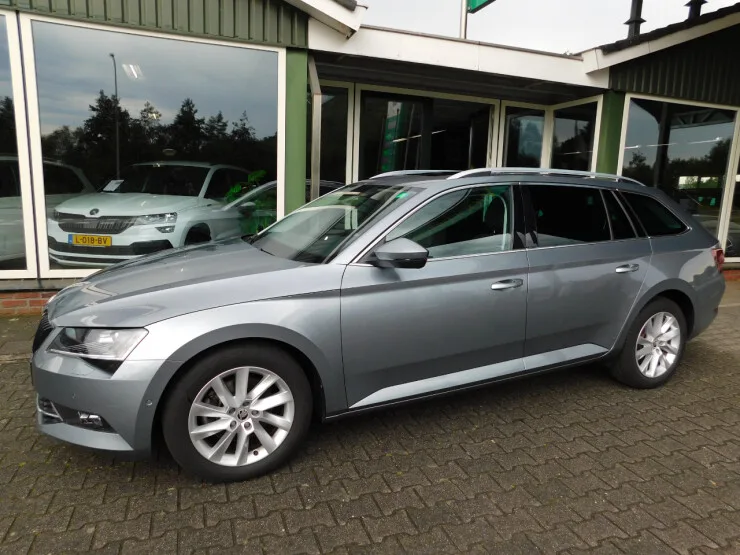 Škoda Superb (2017) — foto 1