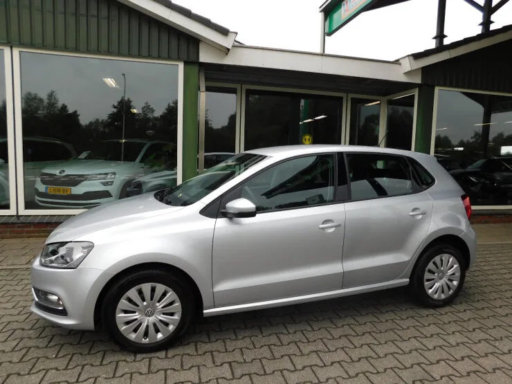 Volkswagen Polo (2015) — foto 1