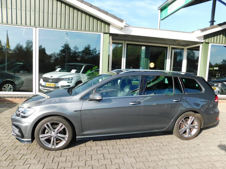 Volkswagen Golf (2019) — foto 1