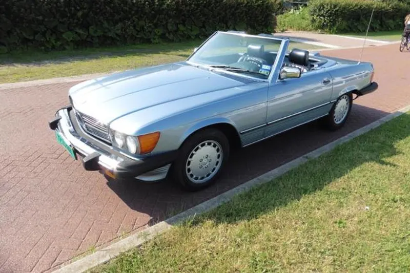 Mercedes-Benz 560 SL (1986)
