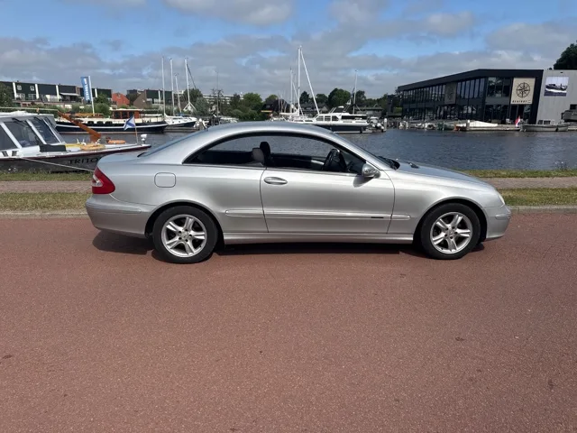 Mercedes-Benz CLK-Klasse (2002) — foto 1