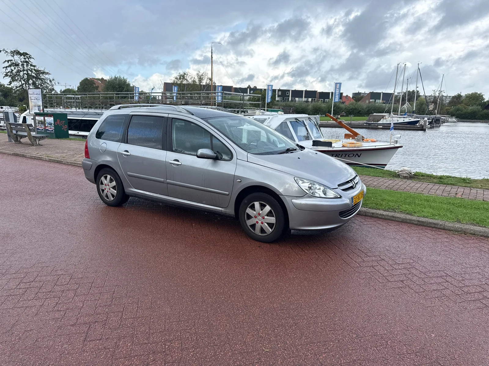 Peugeot 307 SW (2003) — foto 1