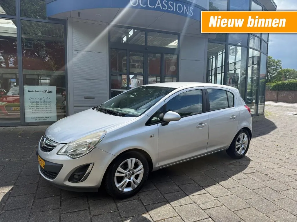 Opel Corsa (2012) — foto 1