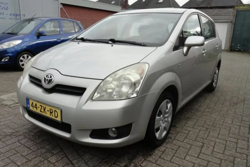 Toyota Verso (2008)