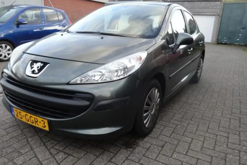 Peugeot 207 (2008)