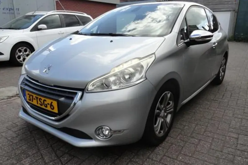 Peugeot 208 (2012)