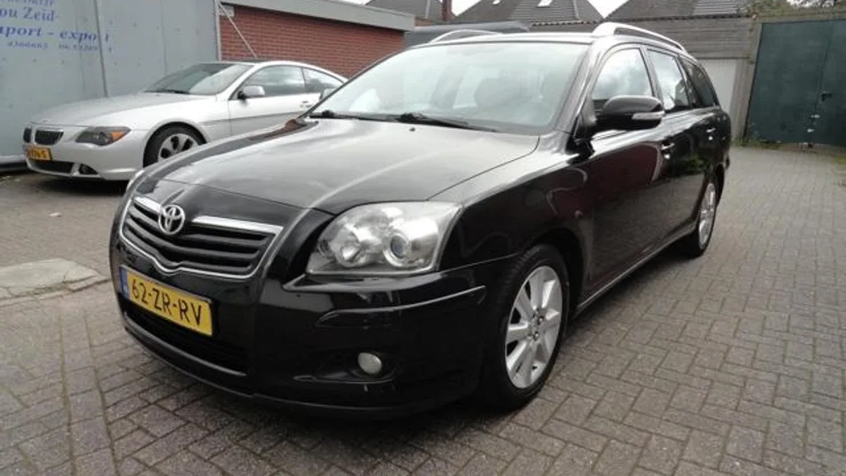 Toyota Avensis (2008) — foto 1