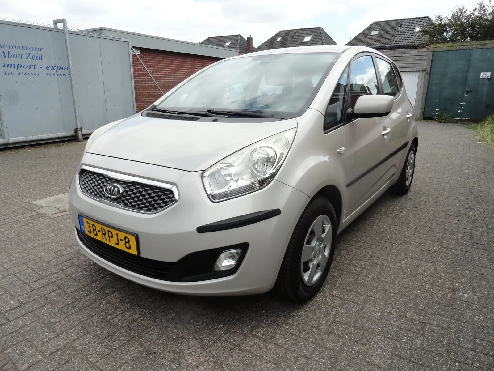Kia Venga (2011) — foto 1