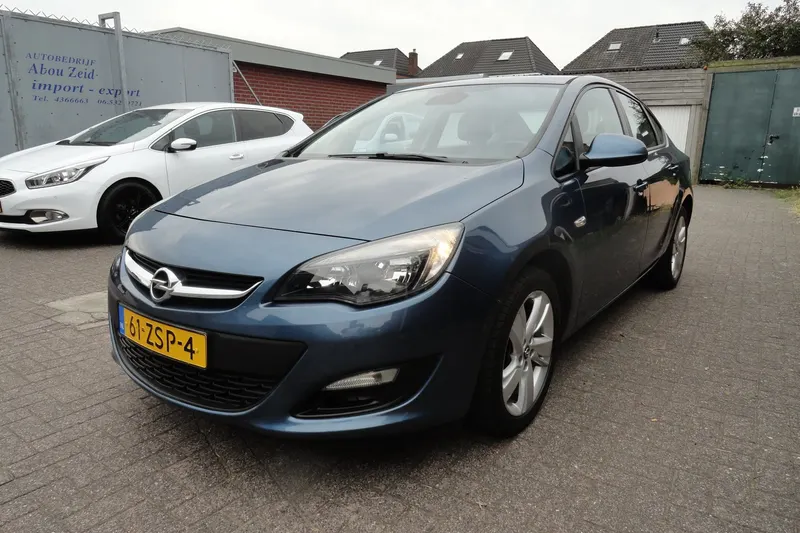 Opel Astra (2013)