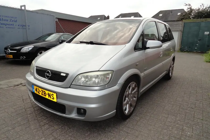 Opel Zafira (2002)
