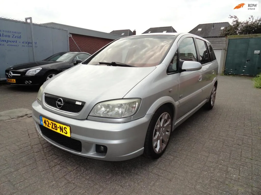 Opel Zafira (2002) — foto 1