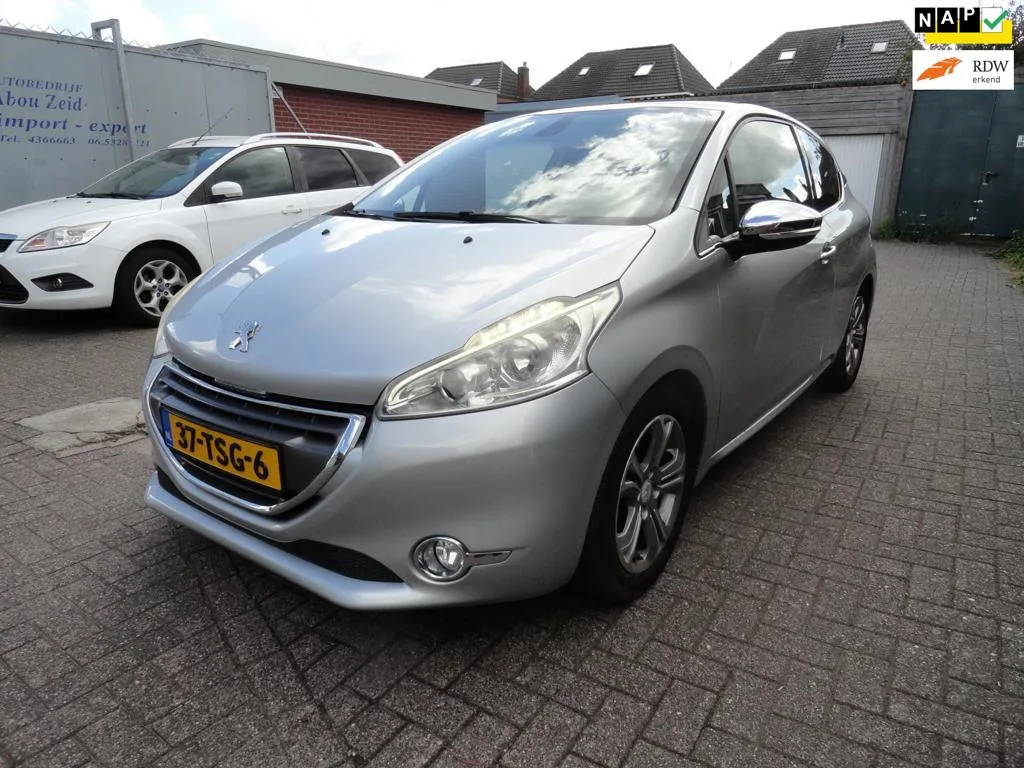 Peugeot 208 (2012) — foto 1