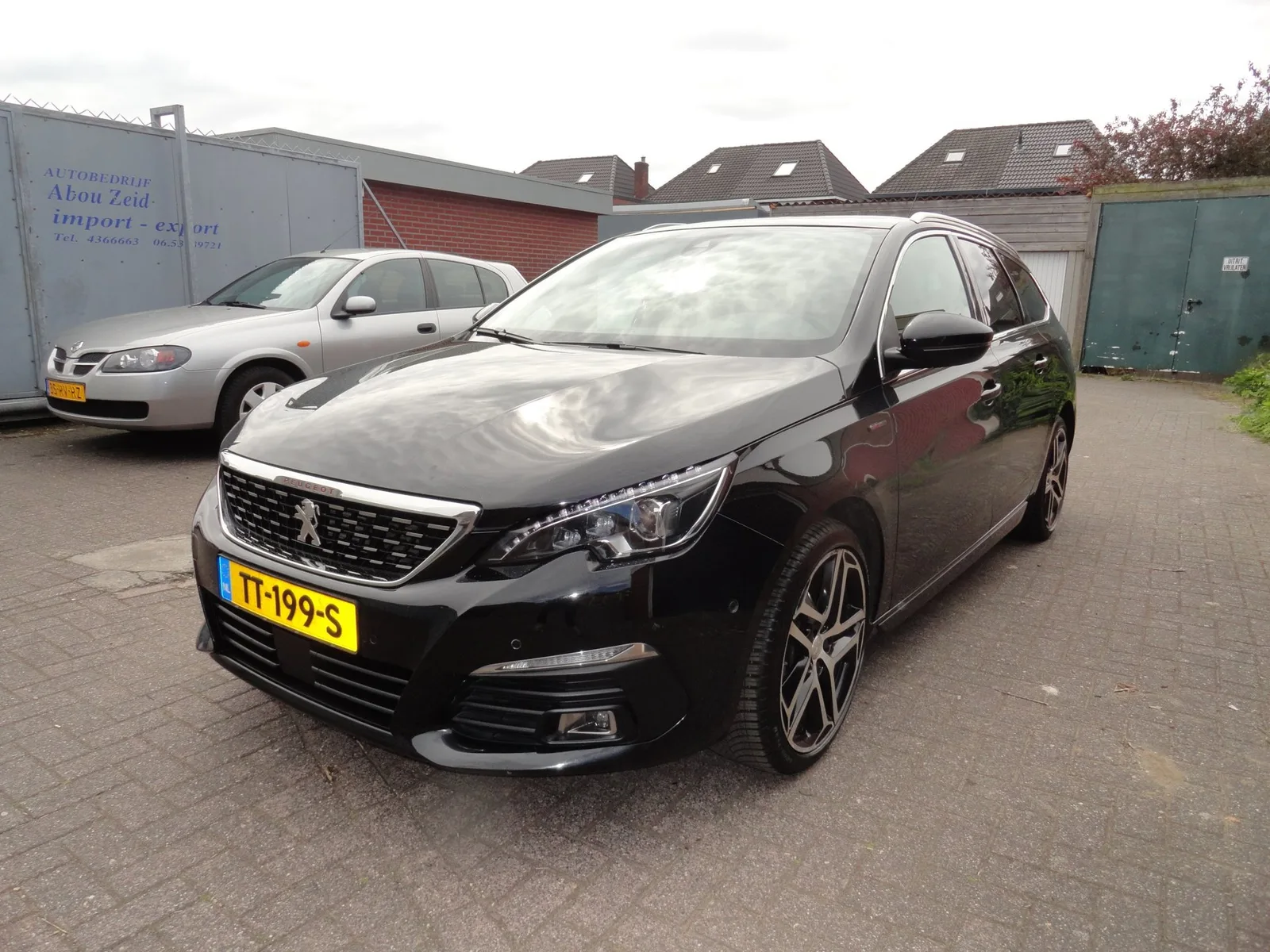 Peugeot 308 (2018) — foto 1