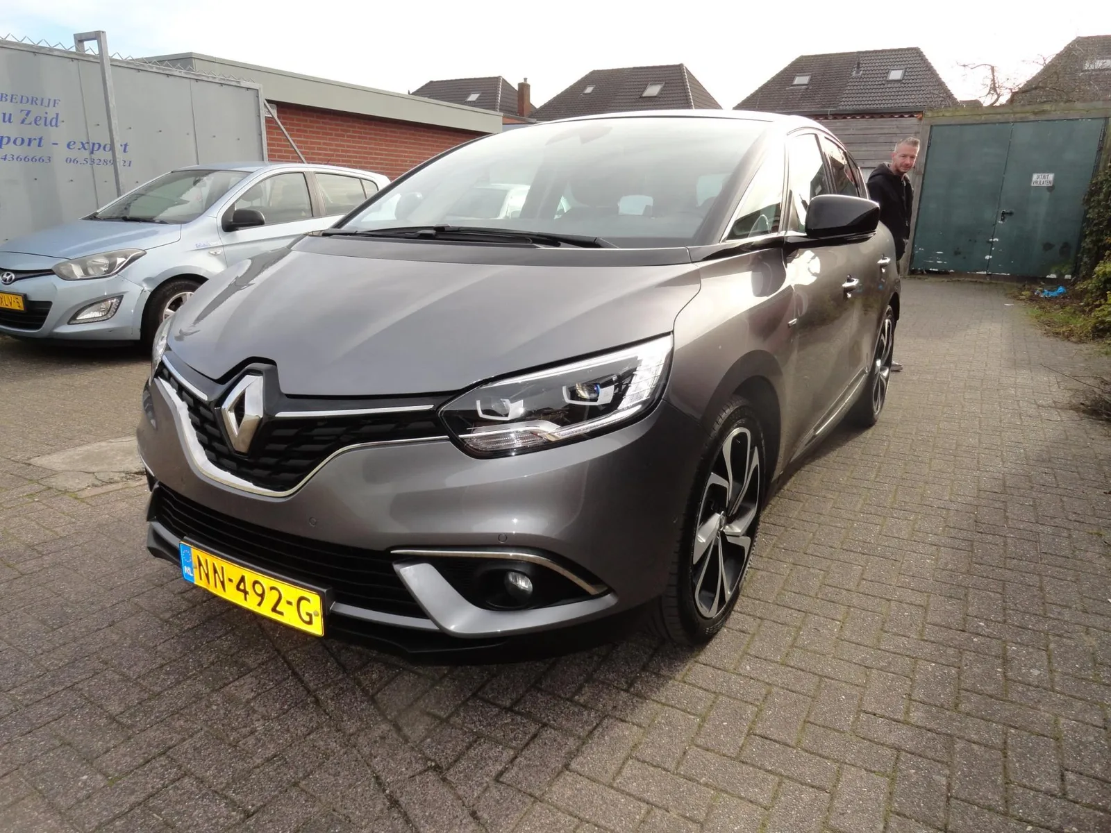 Renault Scénic (2017) — foto 1