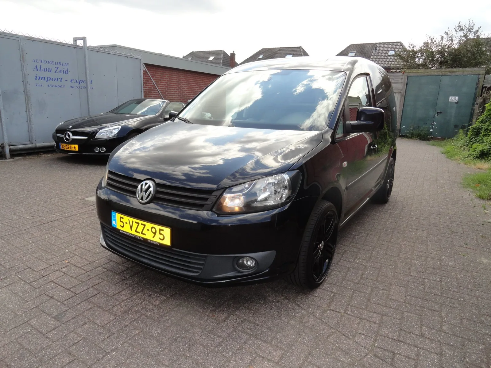 Volkswagen Caddy (2013) — foto 1
