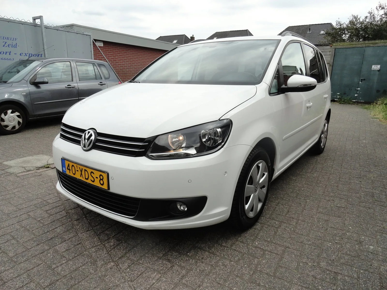 Volkswagen Touran (2012) — foto 1