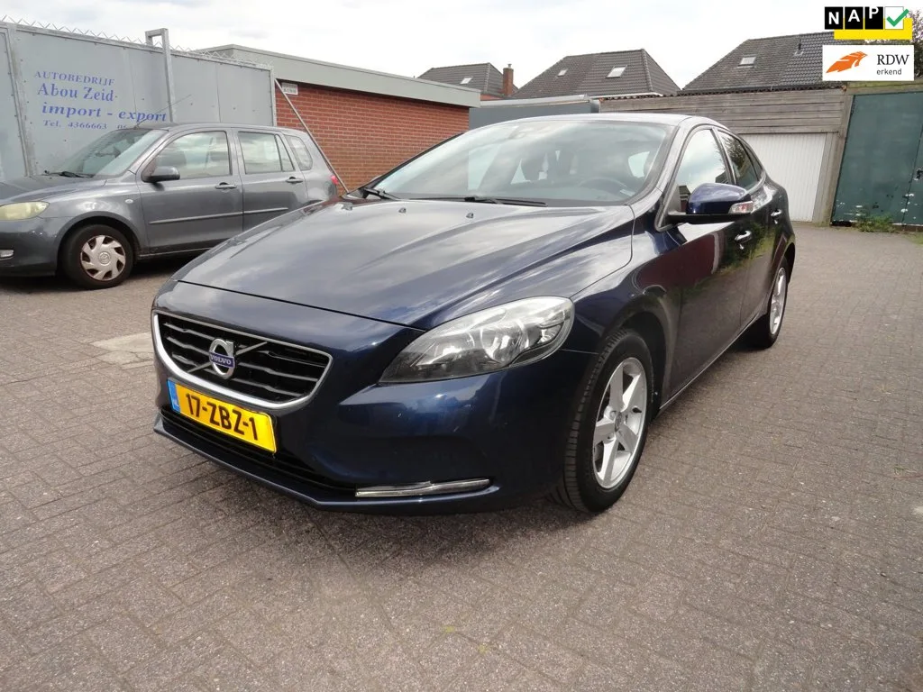 Volvo V40 (2012) — foto 1