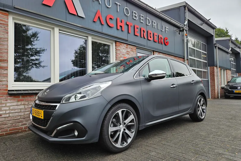 Peugeot 208 (2015)
