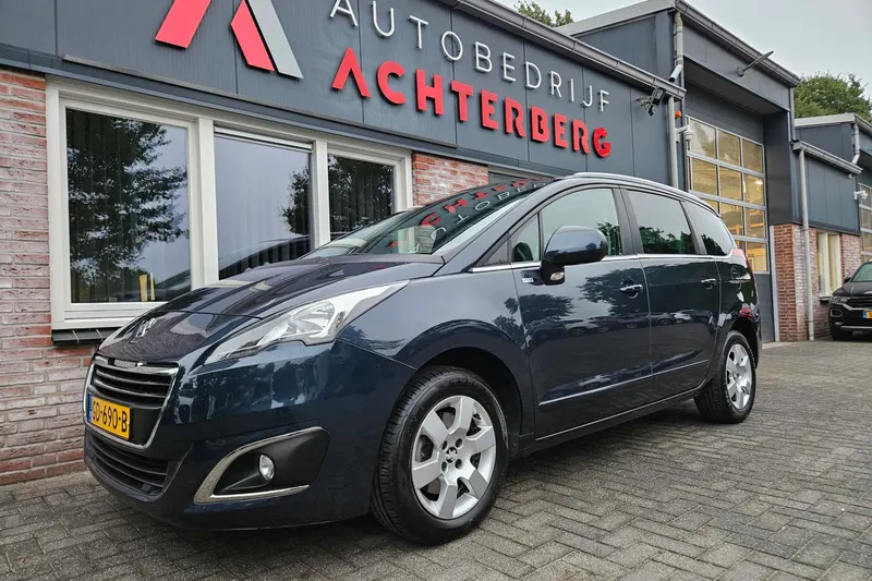 Peugeot 5008 (2015)