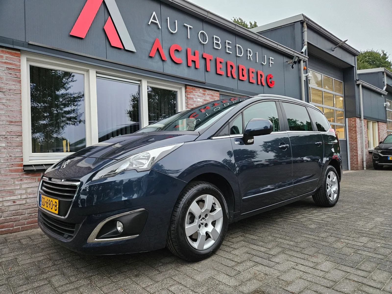 Peugeot 5008 (2015) — foto 1