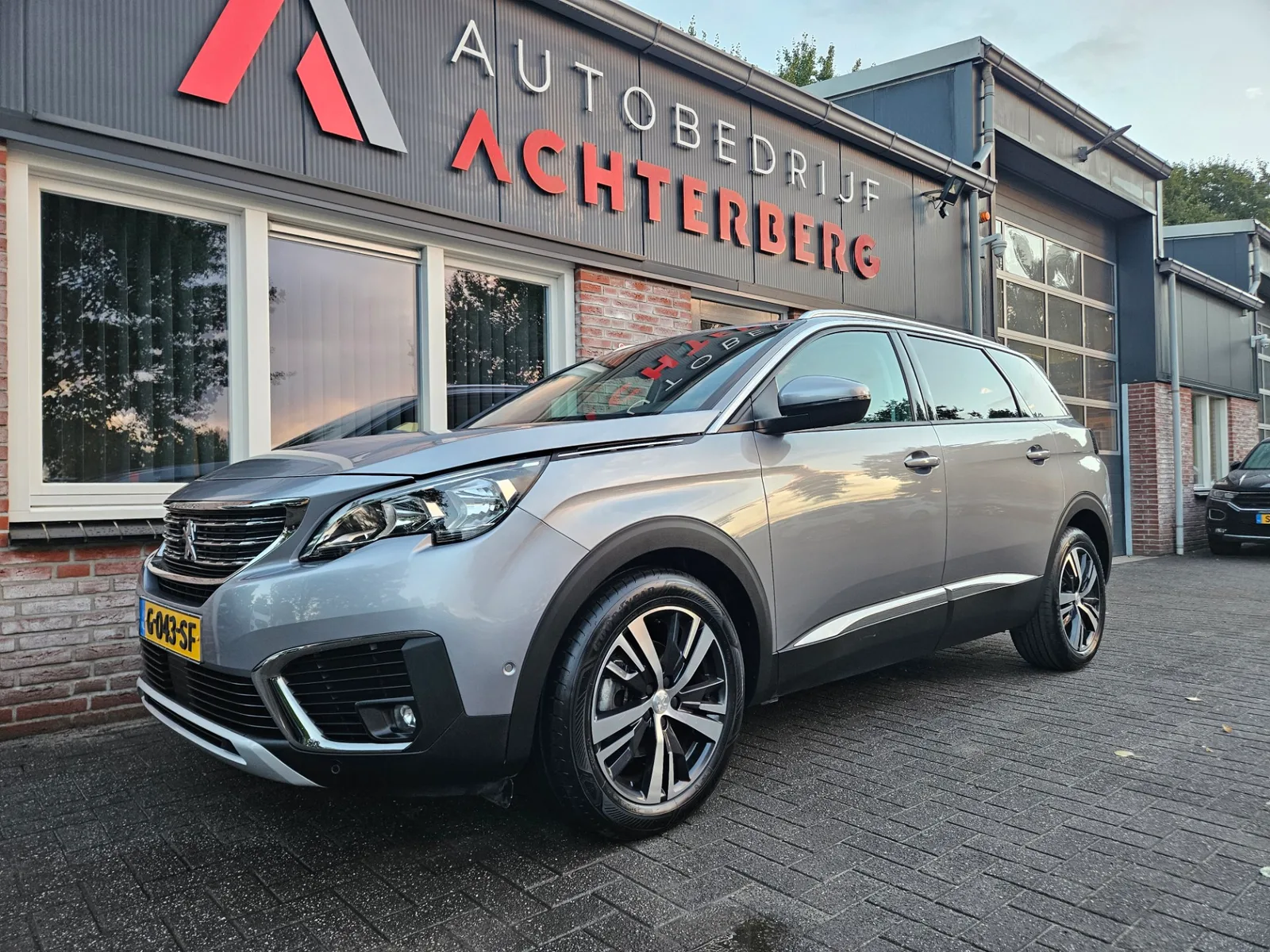 Peugeot 5008 (2019) — foto 1