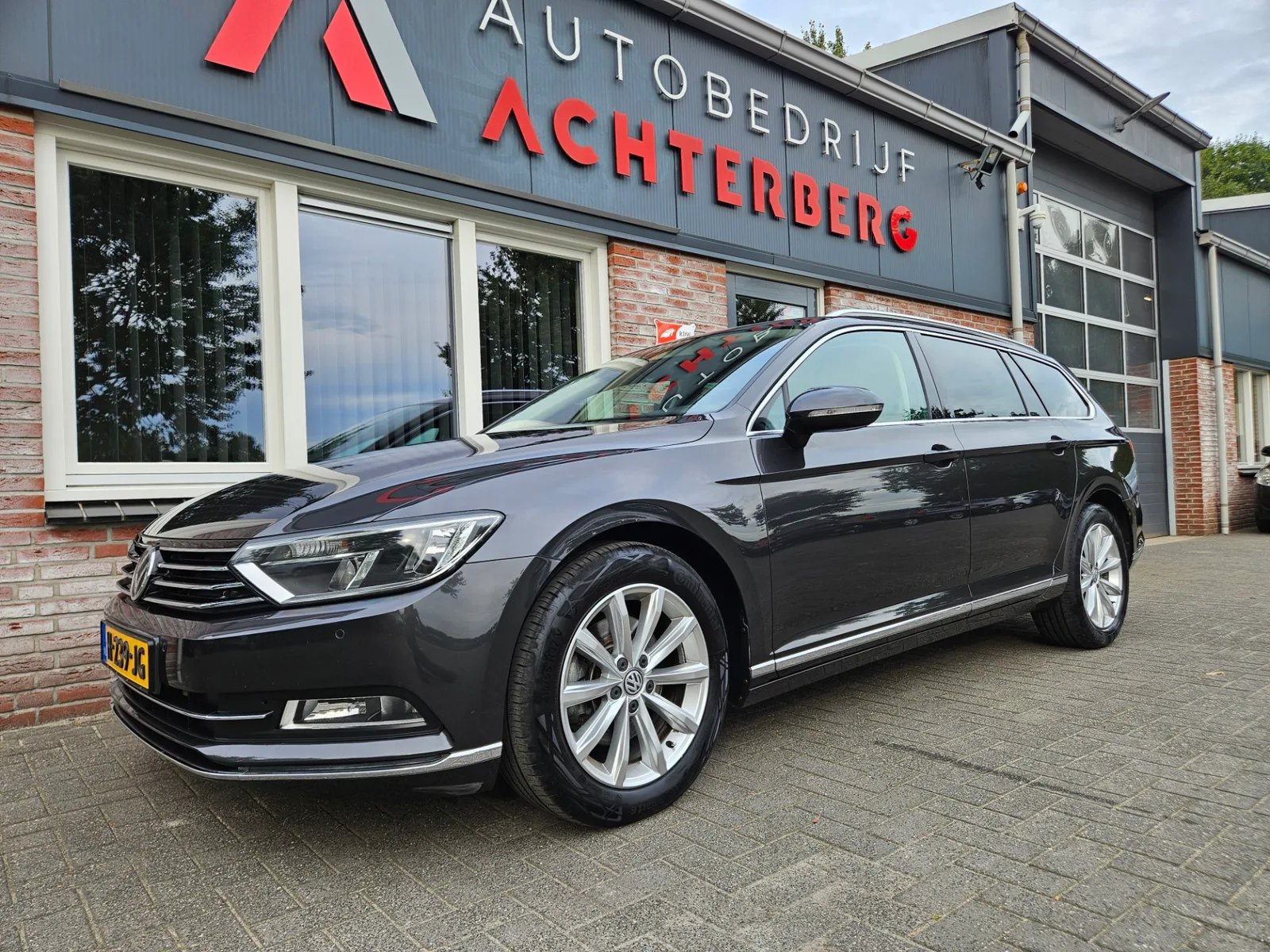 Volkswagen Passat (2019) — foto 1