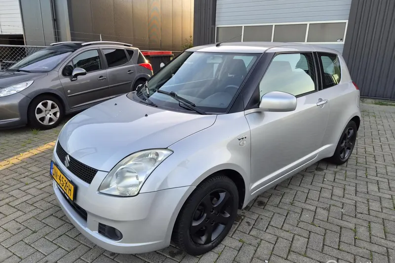 Suzuki Swift (2005)