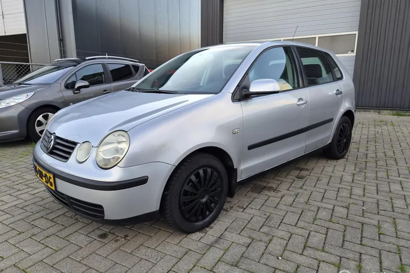 Volkswagen Polo (2004)