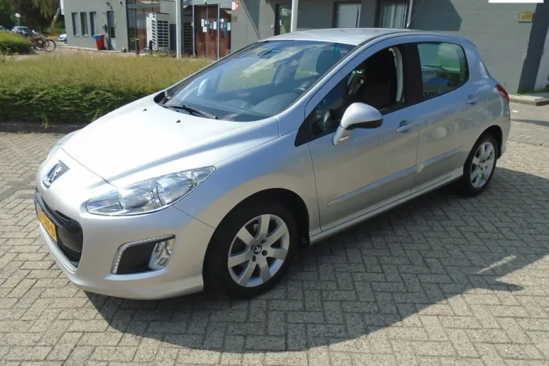Peugeot 308 (2011)