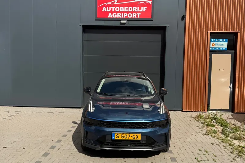 Lynk & Co 01 (2023)