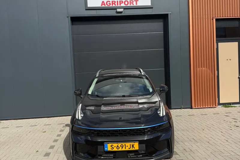 Lynk & Co 01 (2023)