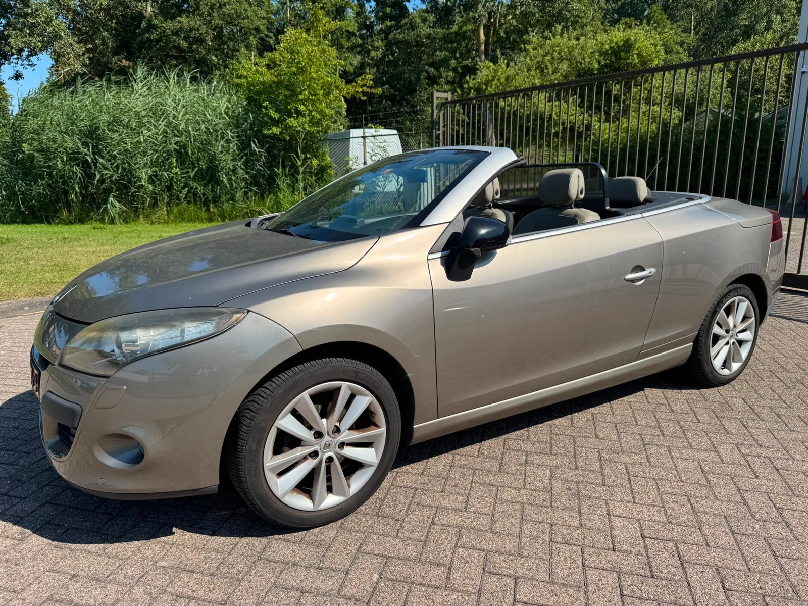 Renault Mégane (2011) — foto 1