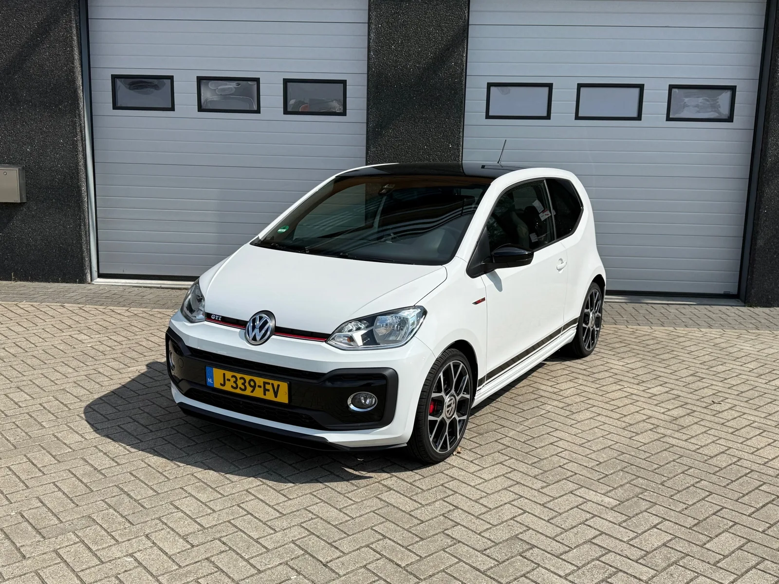 Volkswagen Up! (2018) — foto 1