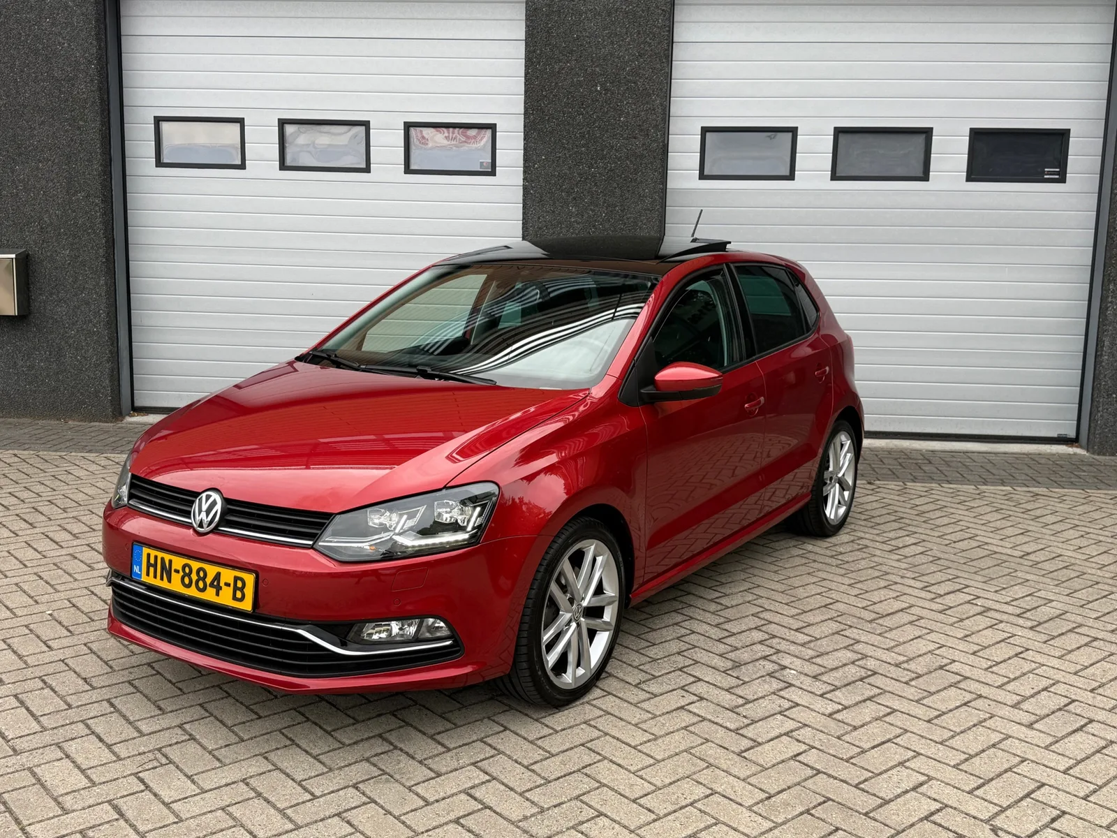 Volkswagen Polo (2015) — foto 1