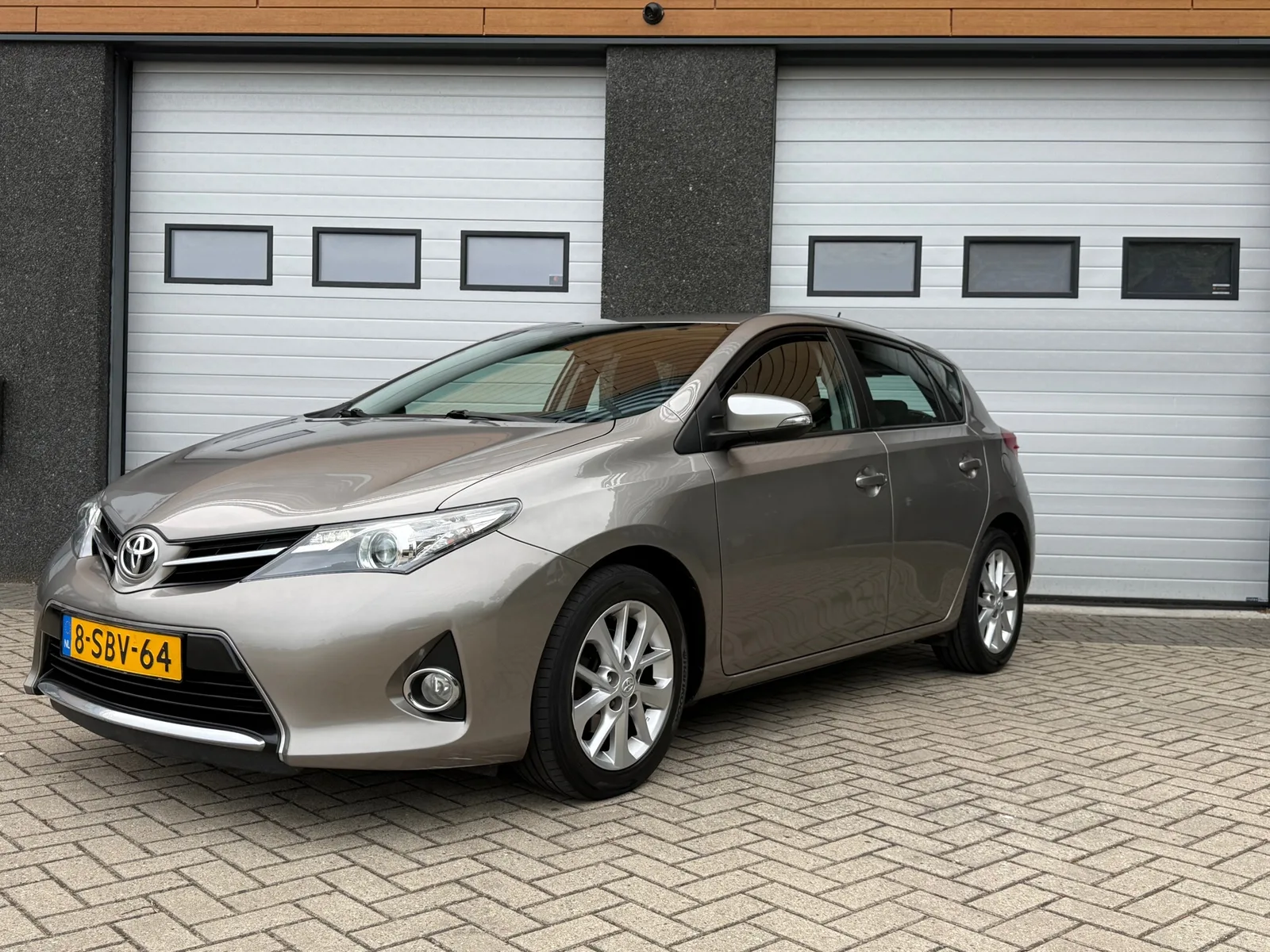 Toyota Auris (2013) — foto 1