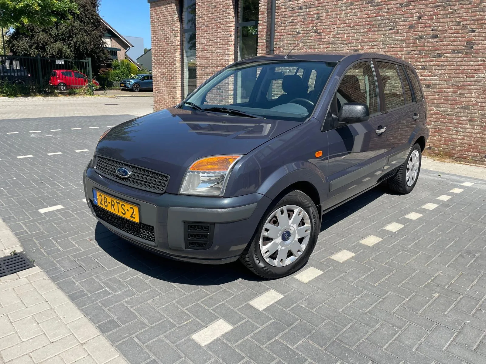 Ford Fusion (2011) — foto 1