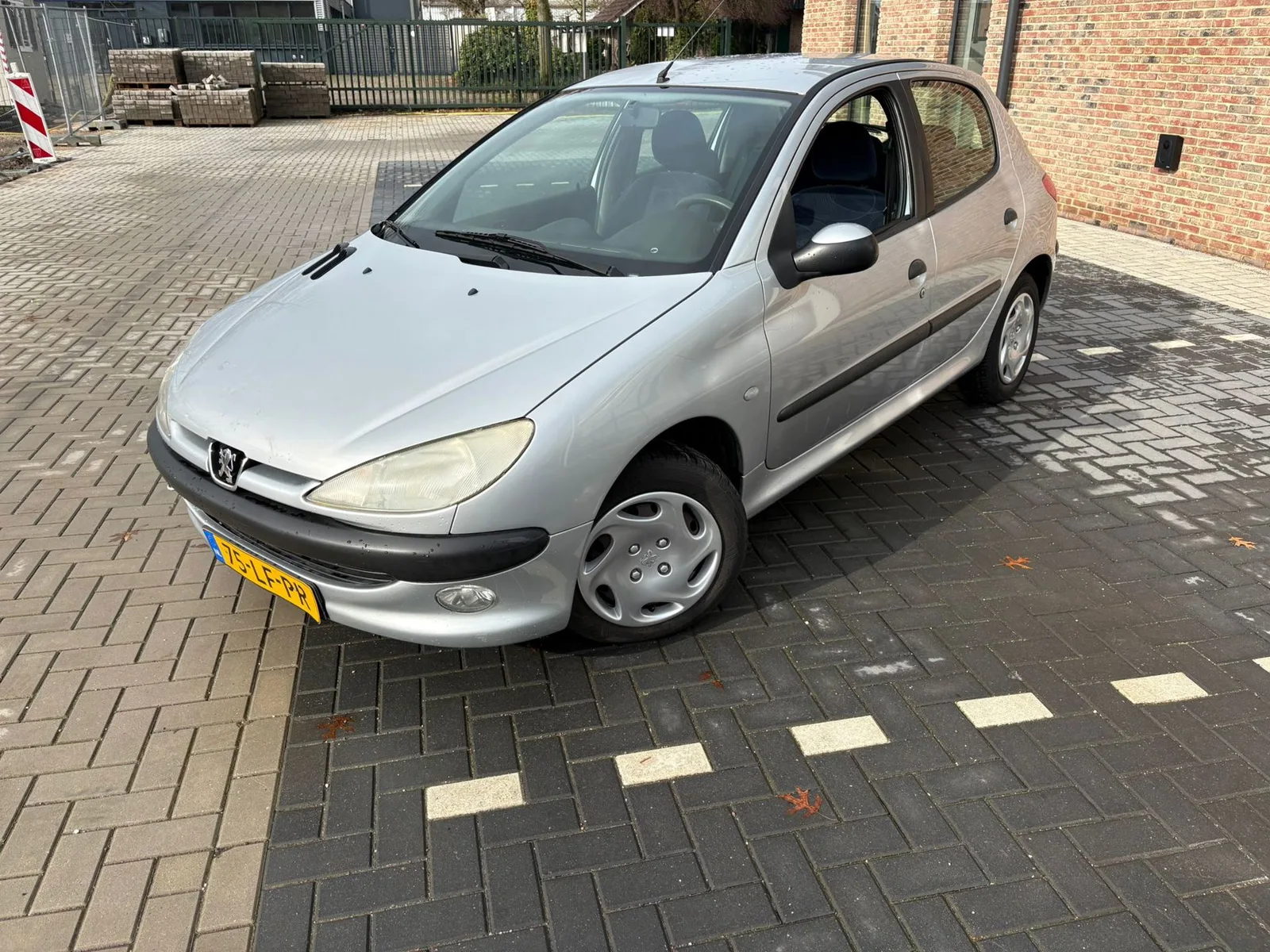 Peugeot 206 (2002) — foto 1
