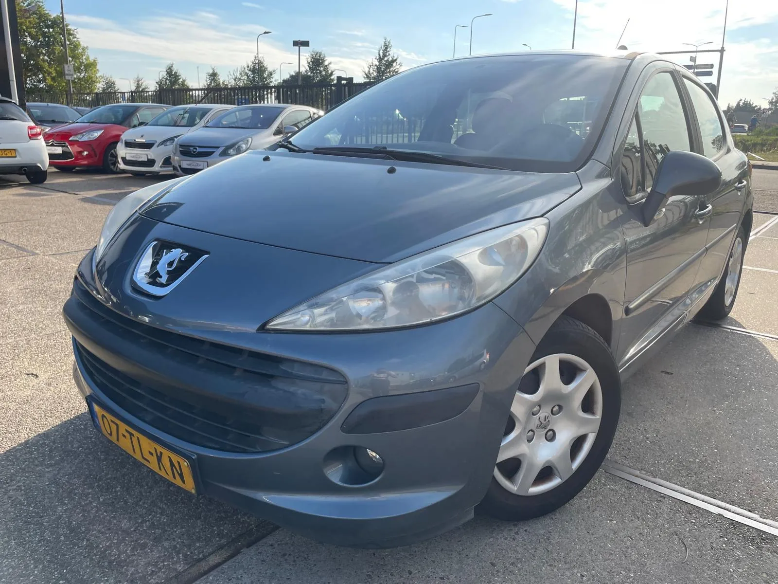 Peugeot 207 (2006) — foto 1