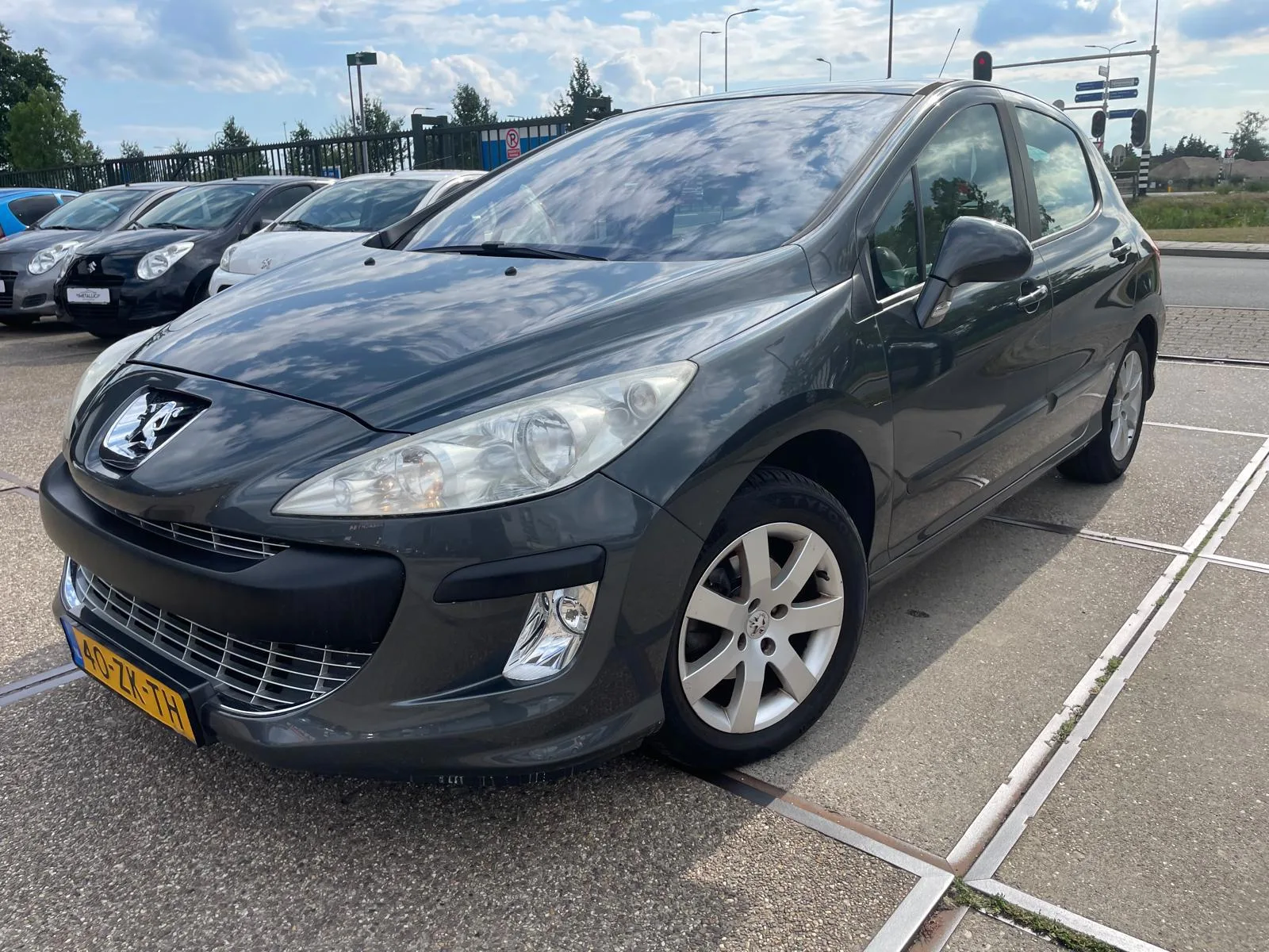 Peugeot 308 (2008) — foto 1