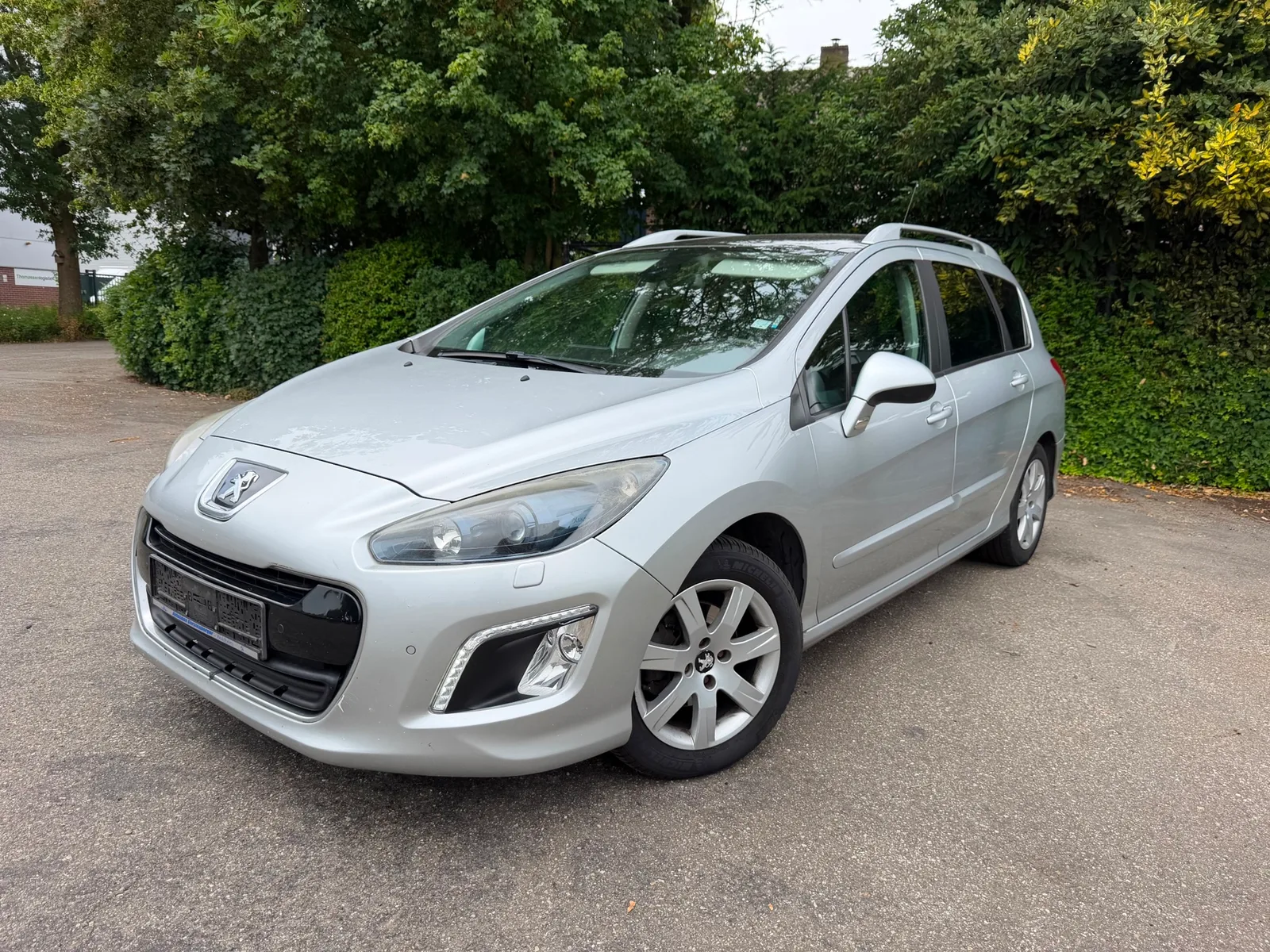 Peugeot 308 (2013) — foto 1