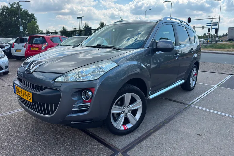 Peugeot 4007 (2008)
