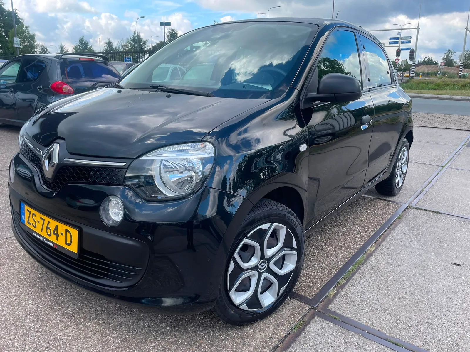 Renault Twingo (2014) — foto 1